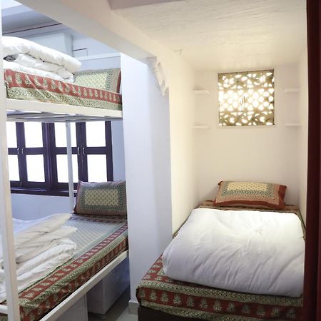 The Mama Hotel - Rooms And Dormitory Ουνταϊπούρ Εξωτερικό φωτογραφία