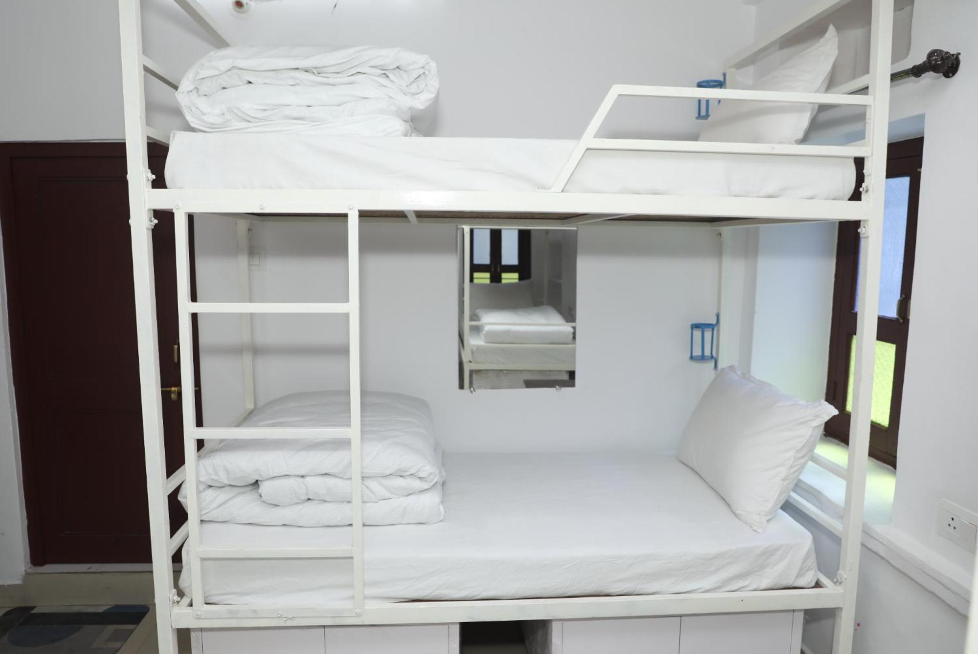 The Mama Hotel - Rooms And Dormitory Ουνταϊπούρ Εξωτερικό φωτογραφία