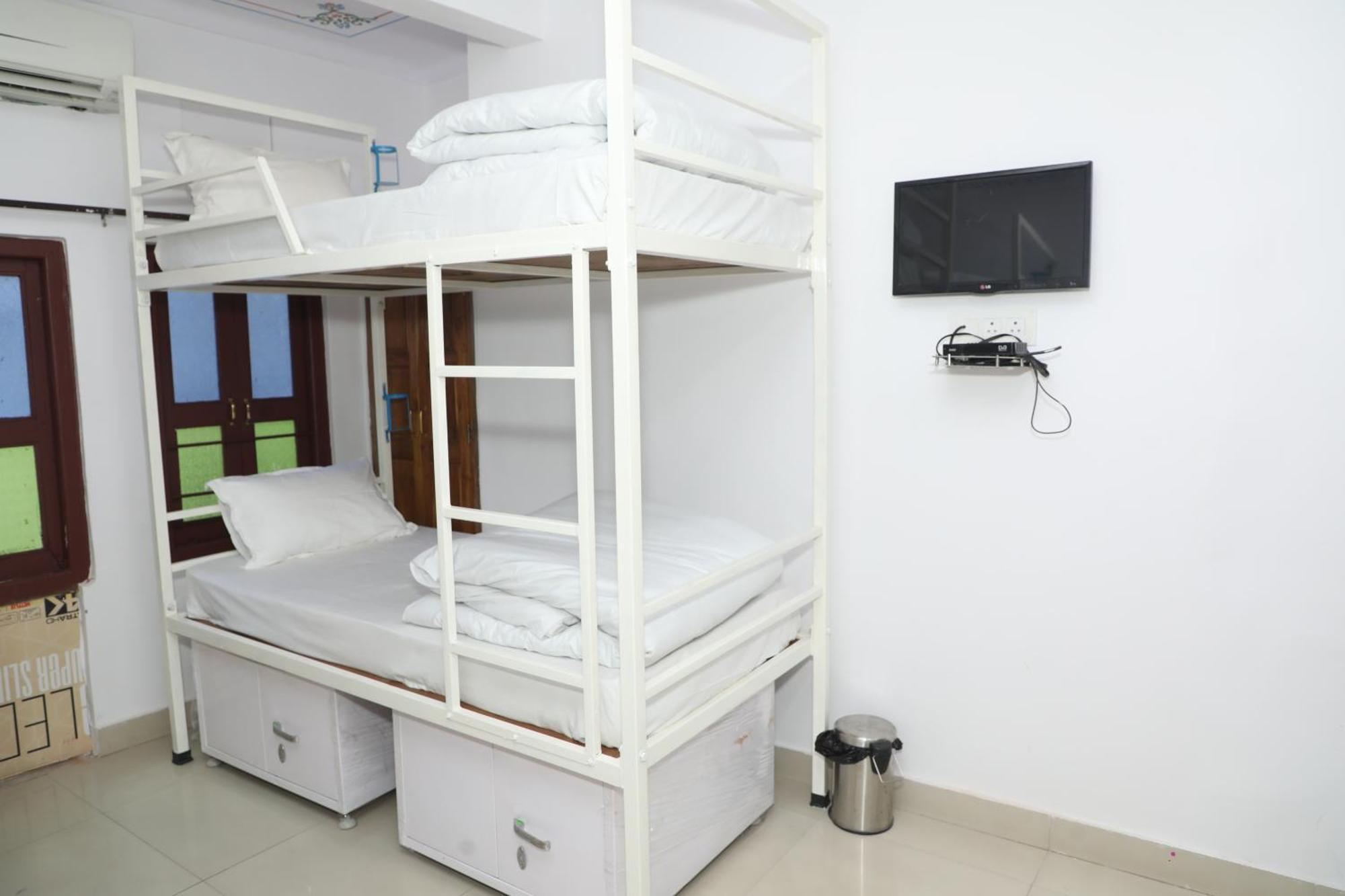 The Mama Hotel - Rooms And Dormitory Ουνταϊπούρ Εξωτερικό φωτογραφία