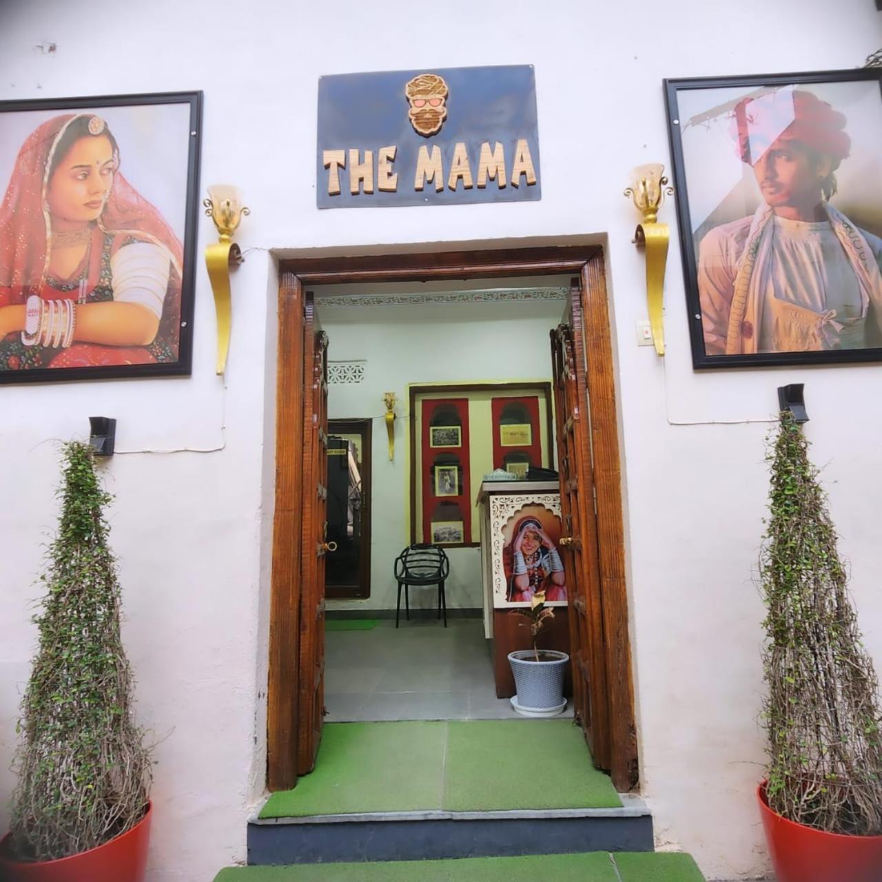 The Mama Hotel - Rooms And Dormitory Ουνταϊπούρ Εξωτερικό φωτογραφία