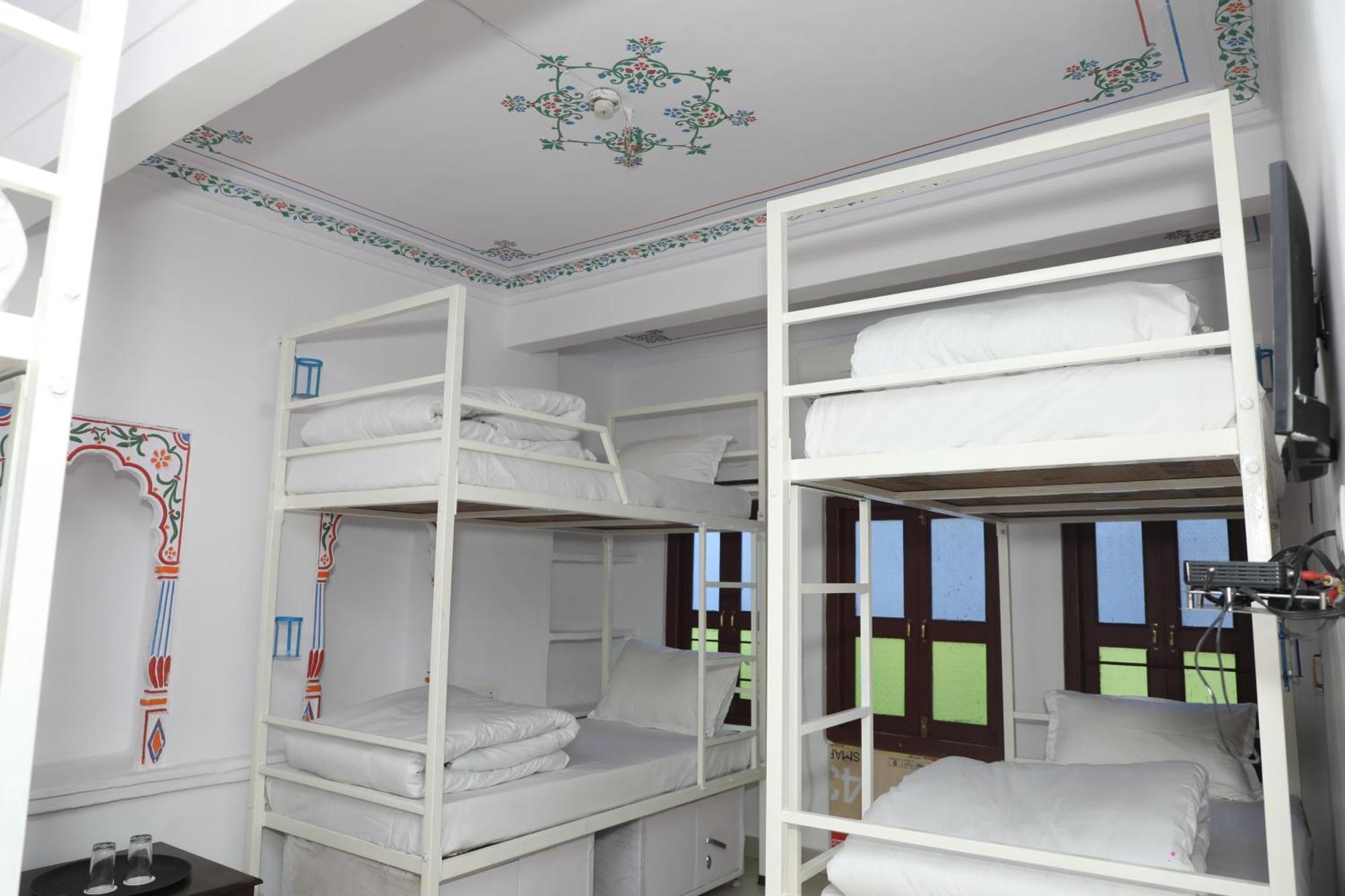 The Mama Hotel - Rooms And Dormitory Ουνταϊπούρ Εξωτερικό φωτογραφία