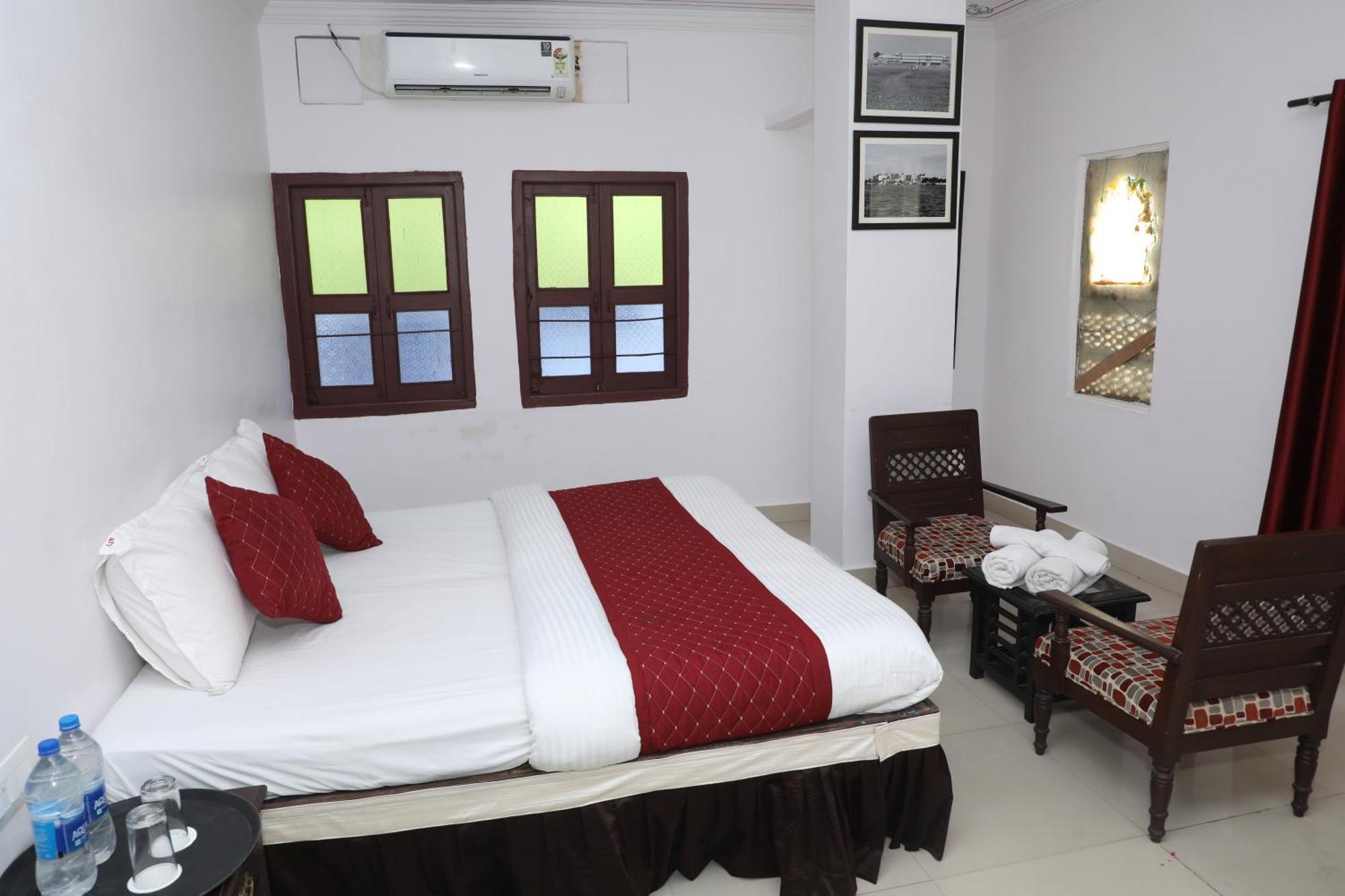 The Mama Hotel - Rooms And Dormitory Ουνταϊπούρ Εξωτερικό φωτογραφία
