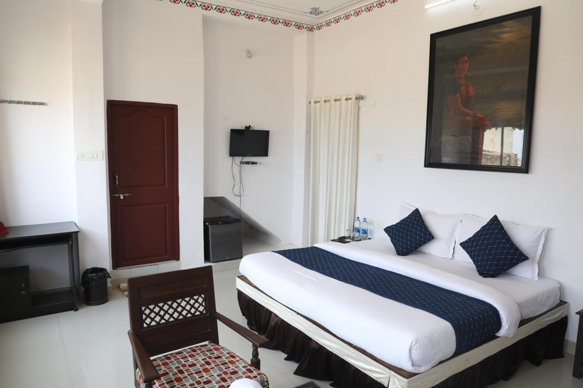 The Mama Hotel - Rooms And Dormitory Ουνταϊπούρ Εξωτερικό φωτογραφία