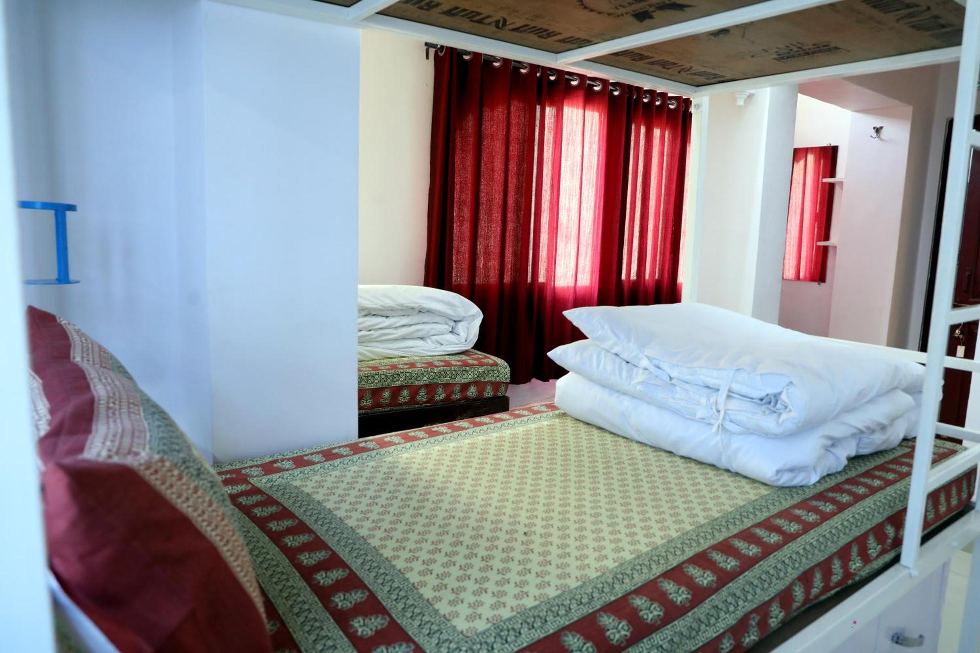 The Mama Hotel - Rooms And Dormitory Ουνταϊπούρ Εξωτερικό φωτογραφία