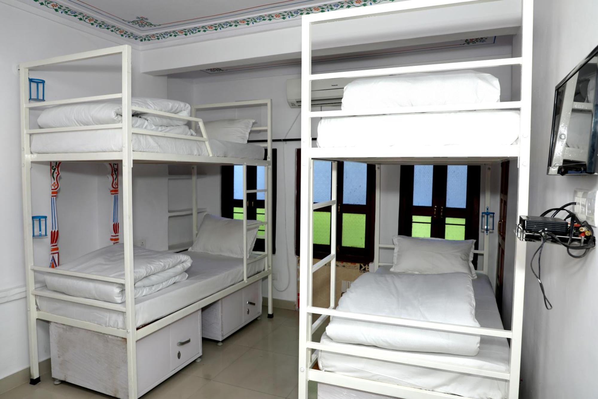 The Mama Hotel - Rooms And Dormitory Ουνταϊπούρ Εξωτερικό φωτογραφία
