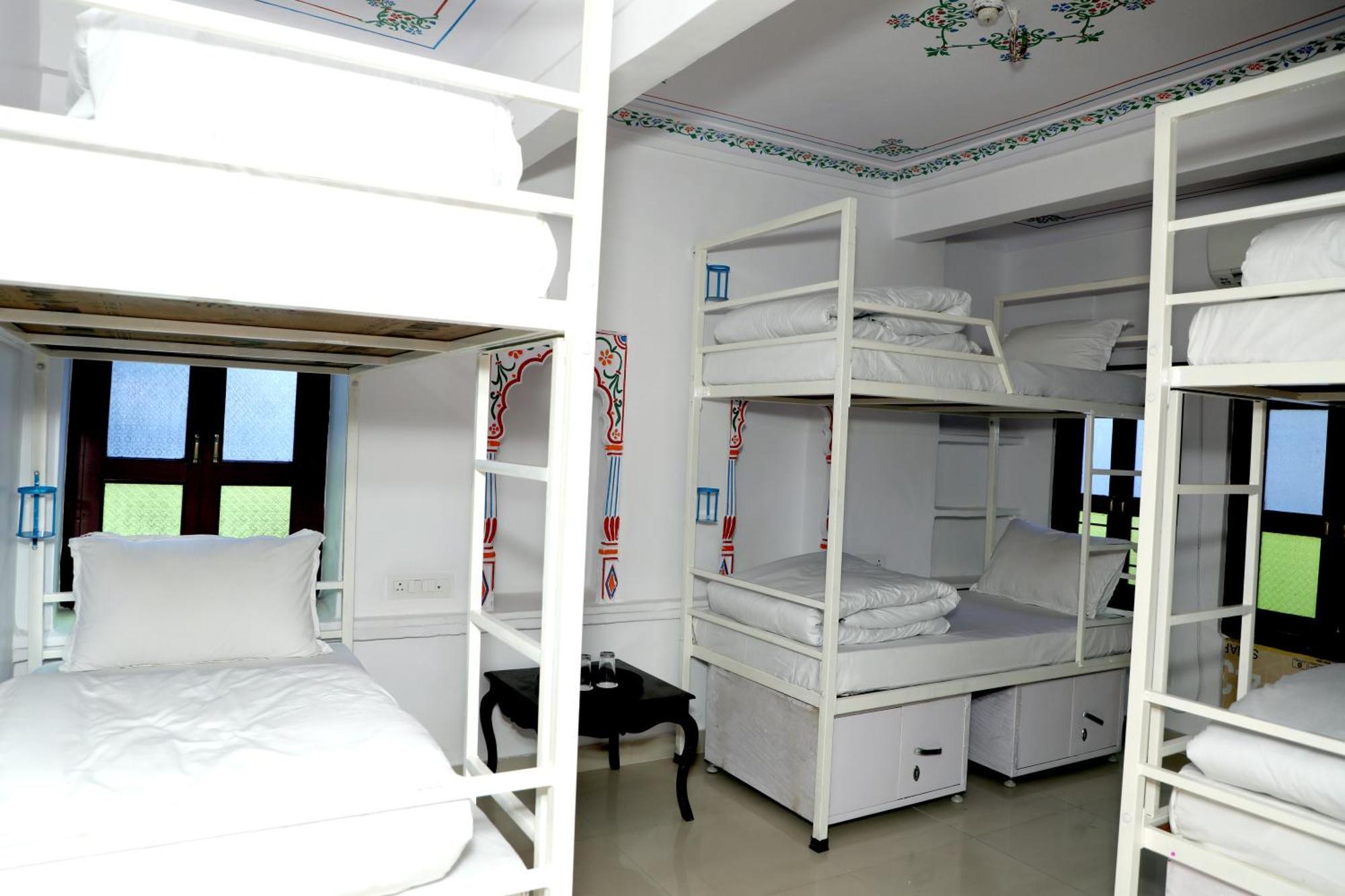 The Mama Hotel - Rooms And Dormitory Ουνταϊπούρ Εξωτερικό φωτογραφία